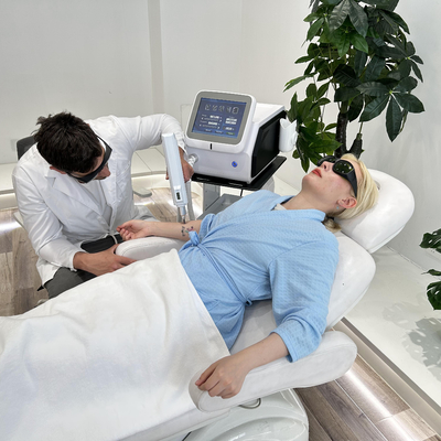 OEM ODM Q Switch ND Yag Laser Machine 2000mj كربون القشرة ليزر آلة