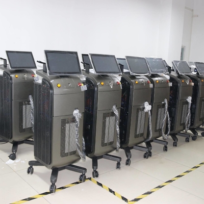 755nm 808nm 1064nm آلة جمال متعددة الوظائف بيكو Nd YAG ليزر مع تكنولوجيا RF